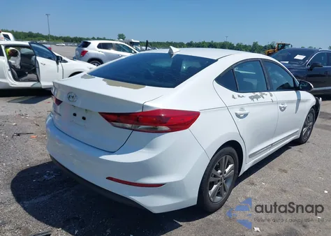 2018 Hyundai Elantra Value Edition z USA, uszkodzony, nr VIN 5NPD84LF6JH334832